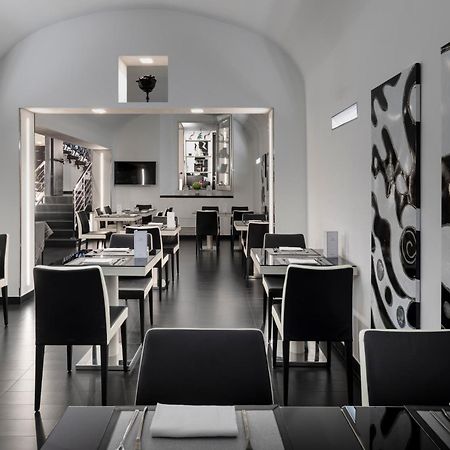 LHP Hotel River&SPA Florenz Exterior foto Restaurant "La Perruche"