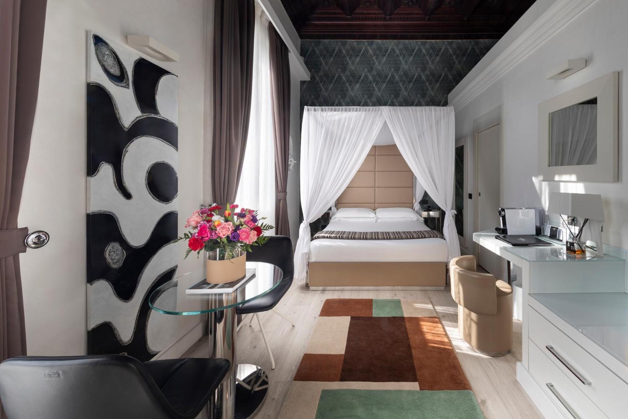 LHP Hotel River&SPA Florenz Exterior foto A studio apartment in Rome, Italy