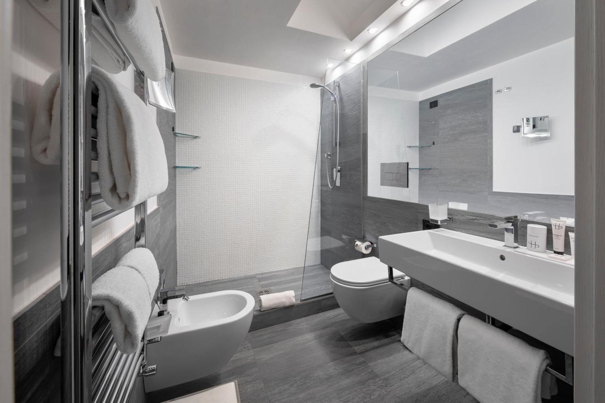 LHP Hotel River&SPA Florenz Exterior foto Bathroom