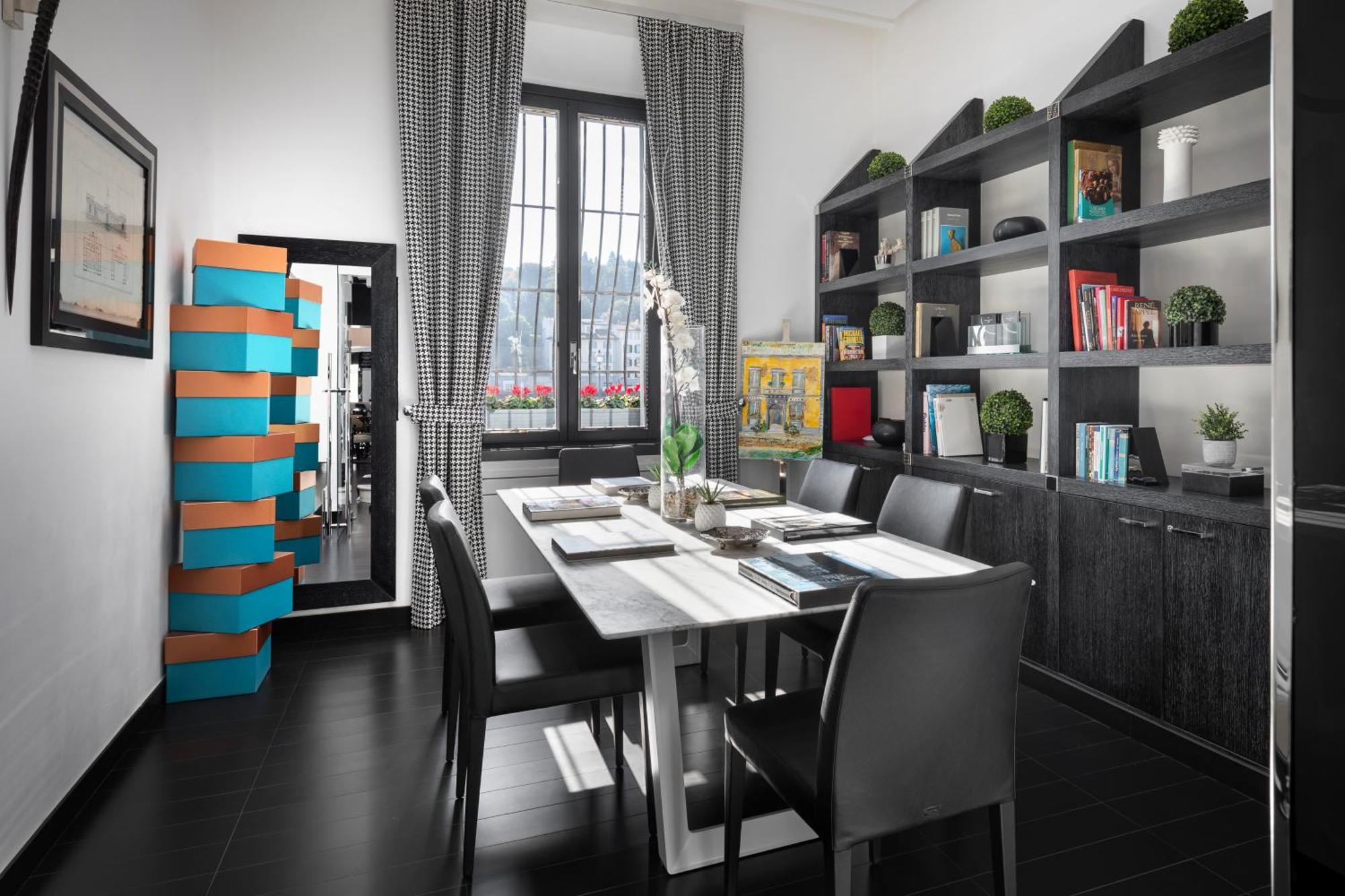 LHP Hotel River&SPA Florenz Exterior foto The interior of the office of the company
