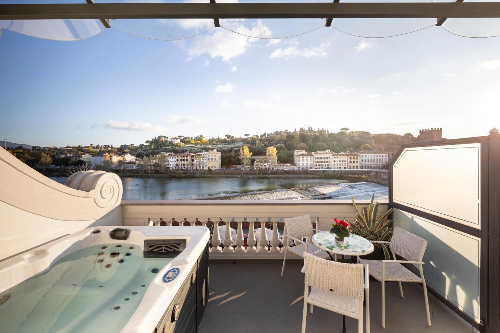 LHP Hotel River&SPA Florenz Exterior foto The River Terrace
