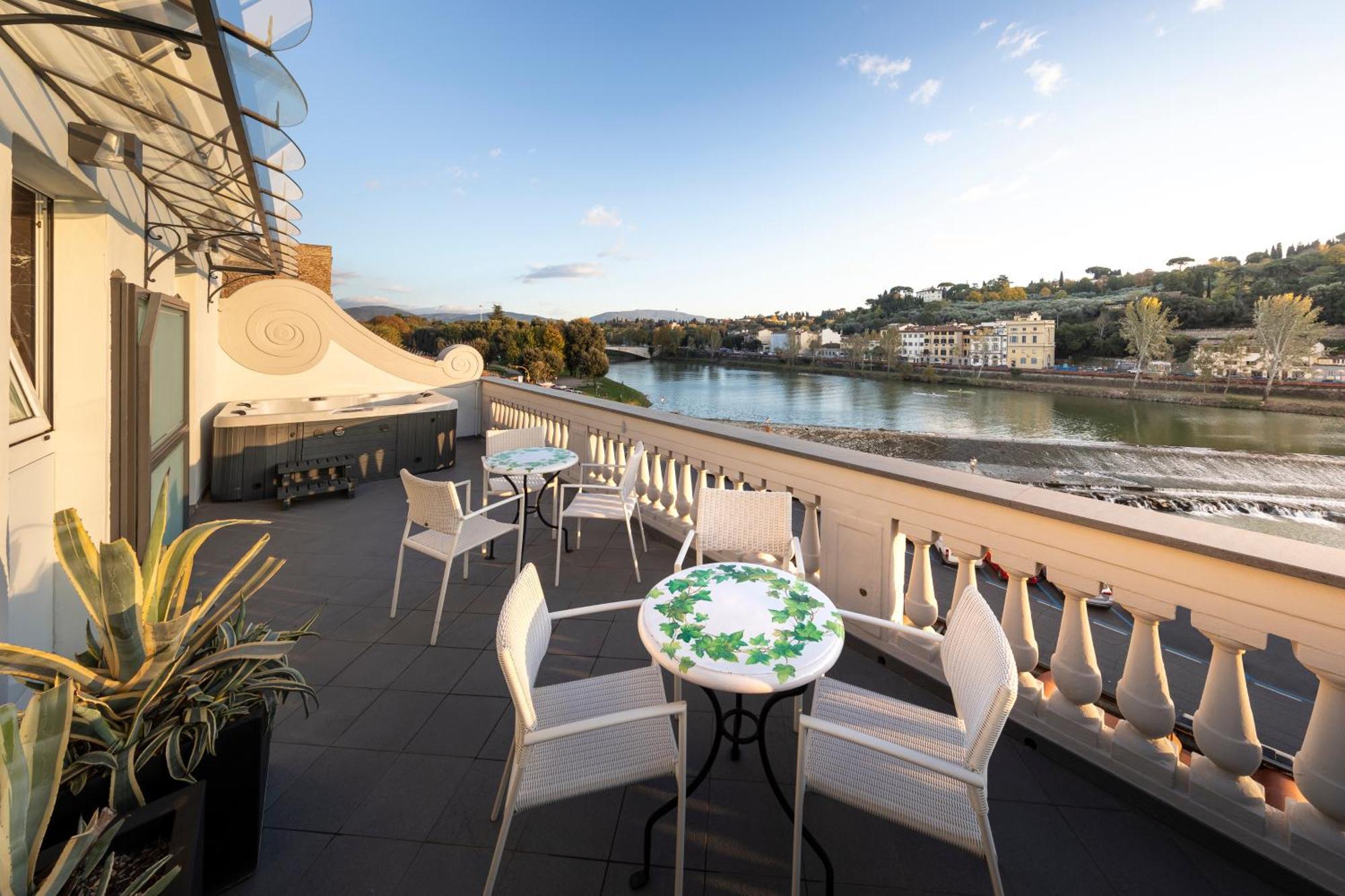LHP Hotel River&SPA Florenz Exterior foto The River Terrace